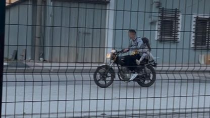Çocukların plakasız motosikletle gezisi korkuttu