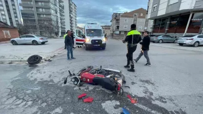 Karaman’da otomobille motosikletin karıştığı kaza ucuz atlatıldı