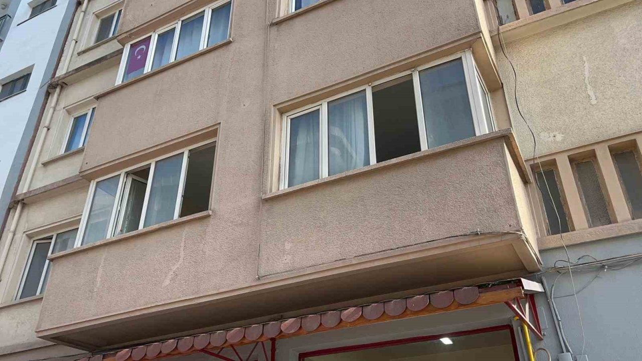 74 yaşındaki adam çöp evde ölü bulundu