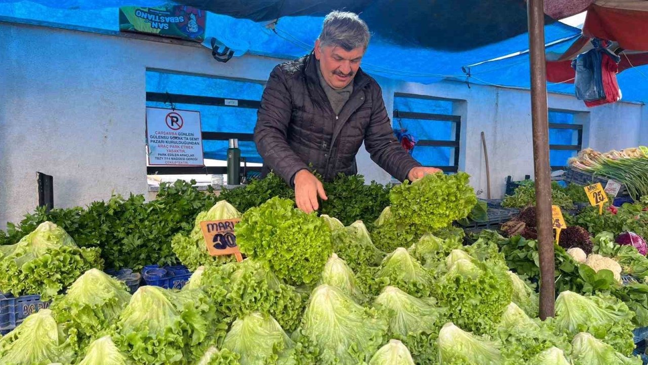Eskişehir’de dondurucu soğuklar ve sel pazarda etiketleri vurdu