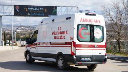 Dolmuşta tartıştığı genci bıçakla yaralayan kadın gözaltına alındı