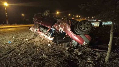 Takla atıp hurdaya dönen aracın sürücüsü hastanede hayatını kaybetti