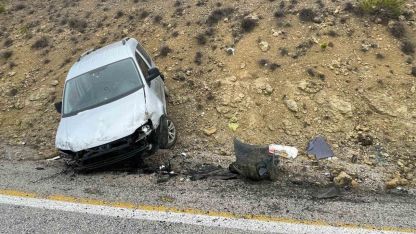 Hafif ticari araç şarampole savruldu: 1 yaralı