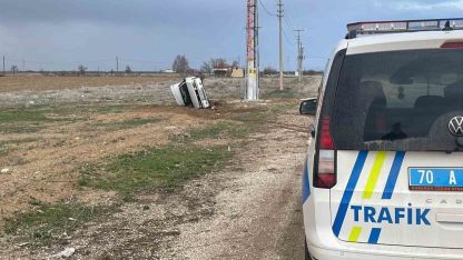 Karaman’da otomobil devrildi: Araçtaki 5 kişi kazayı burnu bile kanamadan atlattı