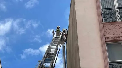 Fırının bacasında çıkan yangın korkuttu