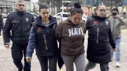 Annesinin sevgilisini bıçaklayan genç ve polise tokat atan annesi tutuklandı