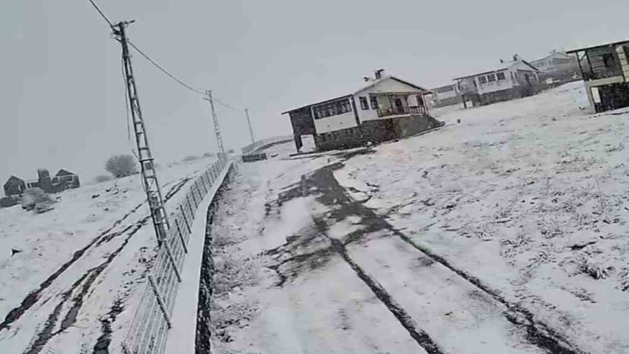 Ankara’nın yüksek kesimlerine kar yağdı