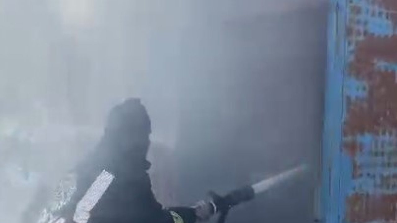 Çardak yangınında 65 buzağı telef oldu