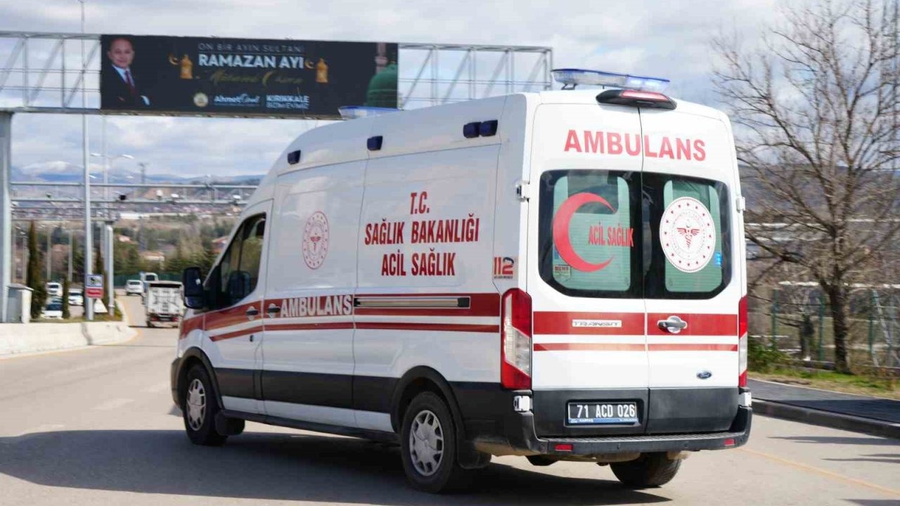 Dolmuşta tartıştığı genci bıçakla yaralayan kadın gözaltına alındı