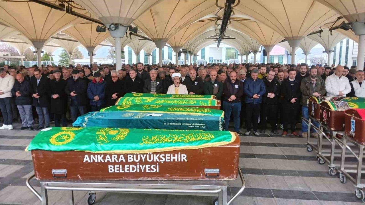 Gaz sızıntısından vefat eden baba ile kızı son yolcuğuna uğurlandı