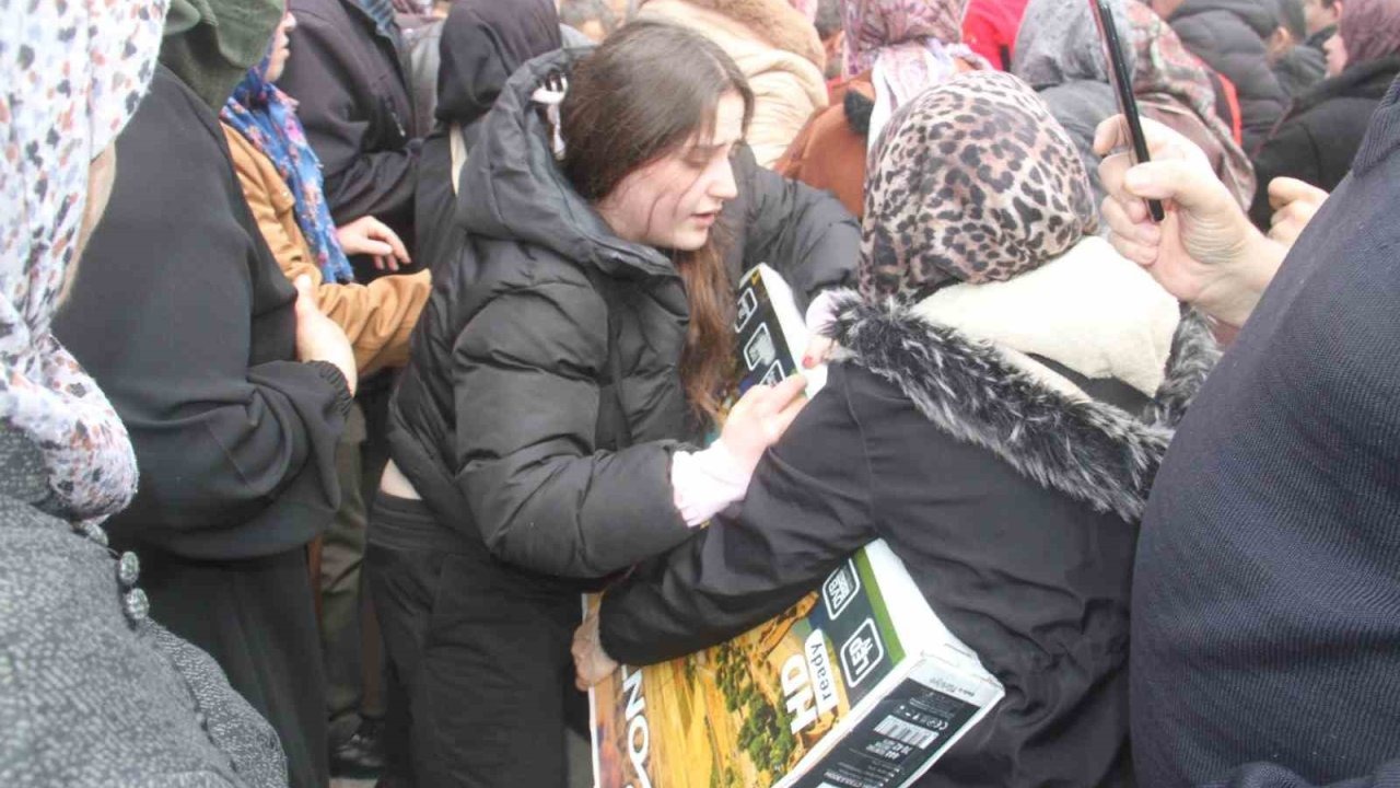 Konya’da ucuz televizyon izdihamı