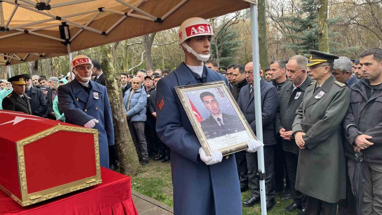 Konyalı şehit Uzman Çavuş Selman Akarsel son yolculuğuna uğurlandı