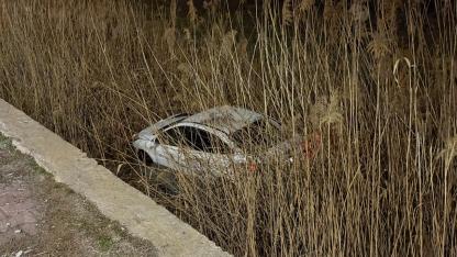 Otomobil sulama kanalına uçtu: Sürücü, kızı ve torunu son anda kurtuldu