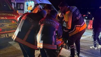 Kaza yapan otomobil ters döndü: 7 yaralı