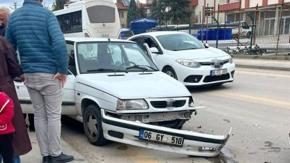 Ankara’da 3 araçlı zincirleme kaza: 3 yaralı