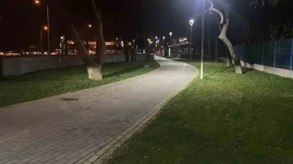 Parkta bıçaklı kavga: 3 kişi yaralandı