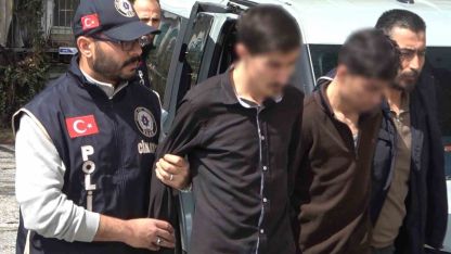 Bardağı taşıran son damla motosiklet oldu: Babalarını canice öldüren iki kardeş adliyeye sevk edildi