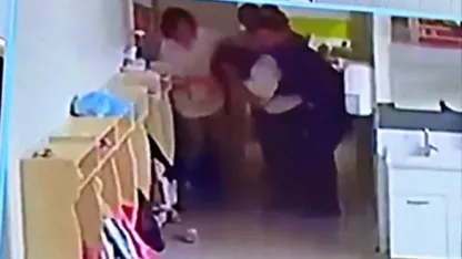 Boğazına yemek kaçan öğretmenin yardımına meslektaşı koştu