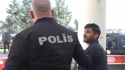 Nikahsız birliktelikten doğan bebekle fotoğraf paylaşan çift hastanede bıçaklandı