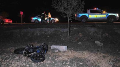 Minibüse arkadan çarpan motosiklet 70 metre sürüklendi: 1 yaralı