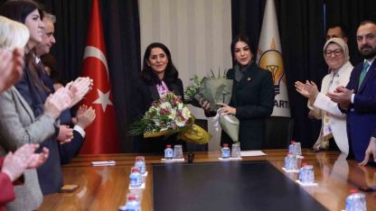 AK Parti’de devir teslim: Nilhan Ayan göreve başladı