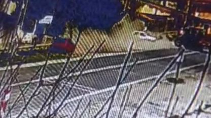 Traktörle otomobilin çarpıştığı kaza kamerada: 2 yaralı