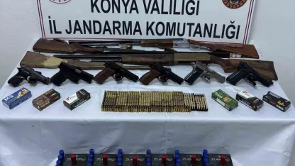 Konya’da jandarma çok sayıda silah ve silah parçası ele geçirdi: 3 tutuklama