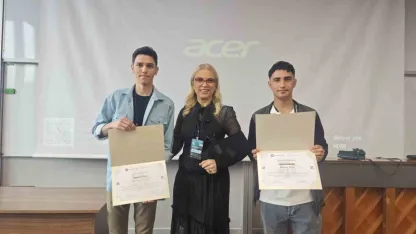 Okullarını uluslararası kongrede başarıyla temsil ettiler