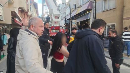 Alkolün etkisindeki kadın polise zor anlar yaşattı