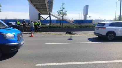 Ankara’da üst geçitten düşen işçiyi otomobil ezdi