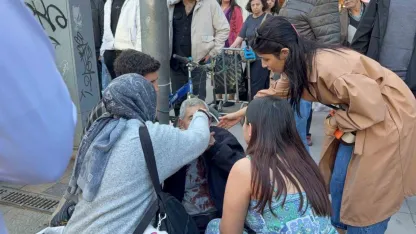 Çocuğun attığı yumrukla yaşlı adam kanlar içinde yere yığıldı