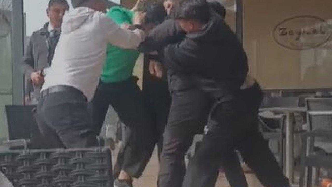 Ankara’da tartıştığı yaşıtını darbeden çocuk kamerada