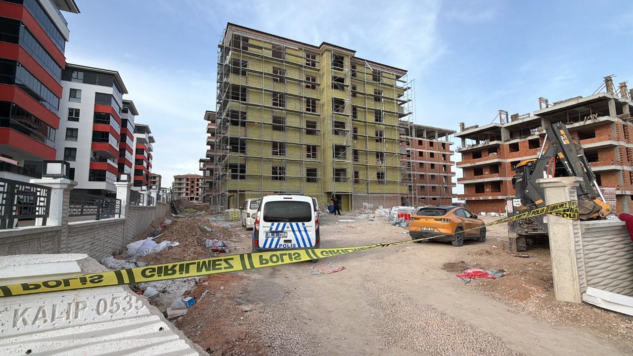 Asansör boşluğuna düşen sıva ustası hayatını kaybetti