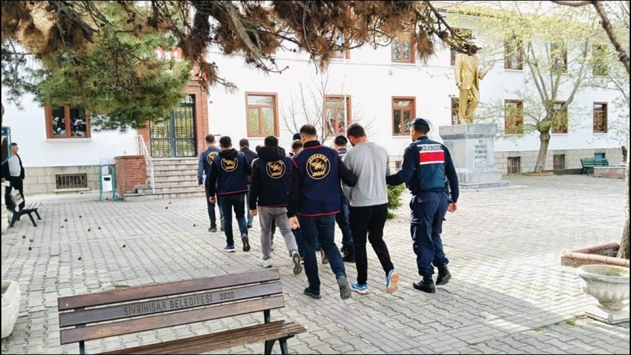 Çobanları hamama götürüp oyaladılar, 36 büyükbaş hayvanı çaldılar