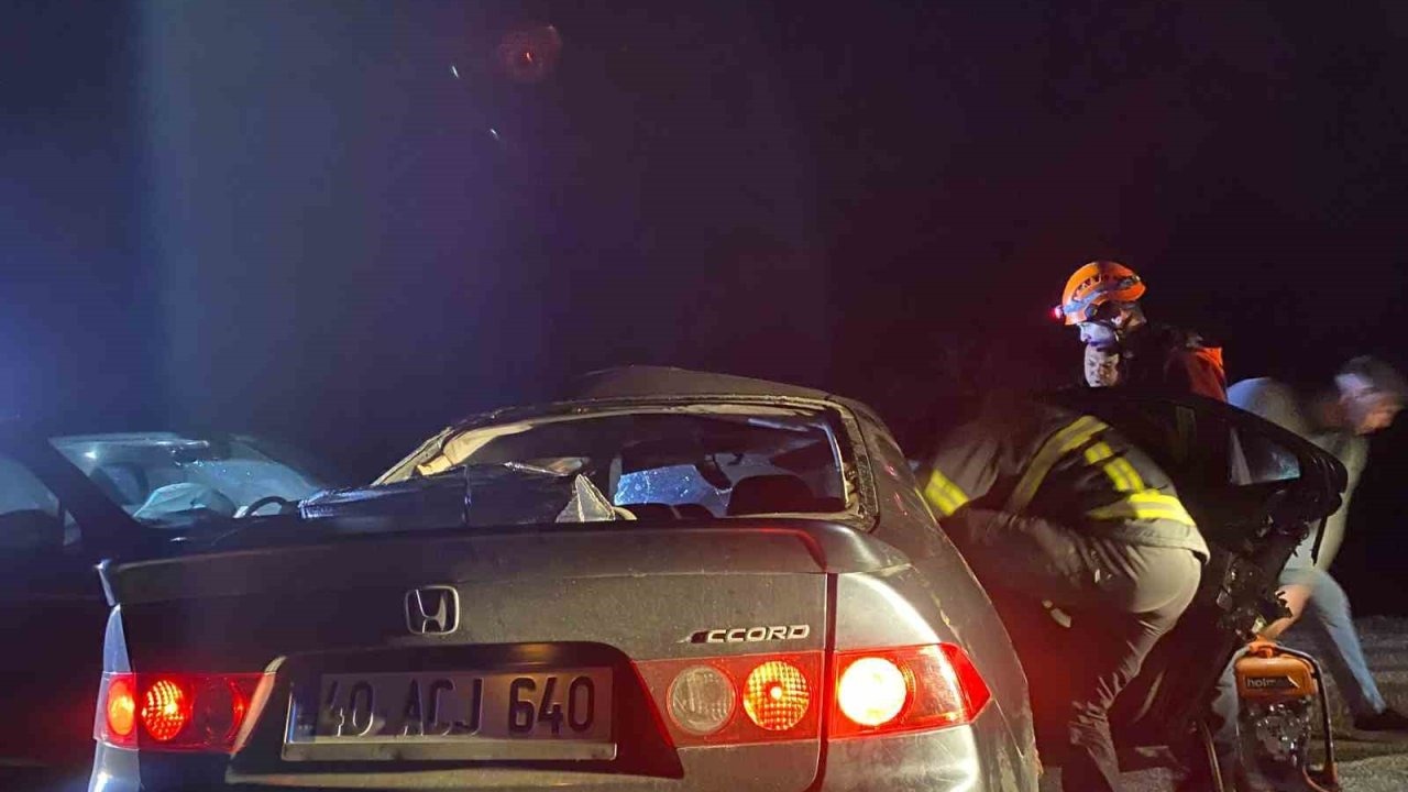 İki otomobil çarpıştı: 6 yaralı