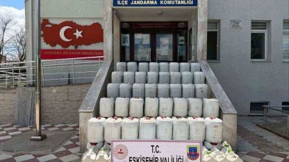 Jandarma 2 bin 270 litre sahte sıvı gübre ele geçirildi