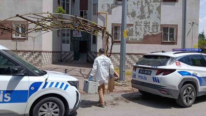 Evinde vurulmuş halde ölü bulundu