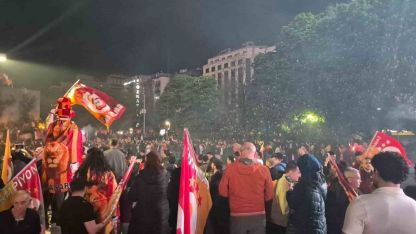 Galatarasaylı taraftarlar şampiyonluk heyecanını paylaştı