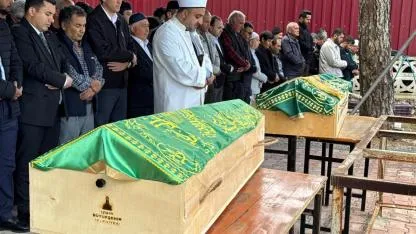 Bozyazı’da Yürek Yakan Veda: İki Kardeş Yan Yana Defnedildi