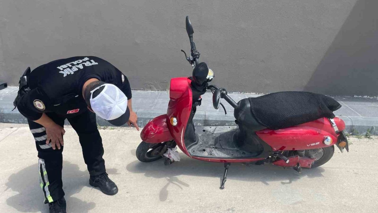 Karaman’da elektrikli bisiklet devrildi: 1’i ağır 2 yaralı