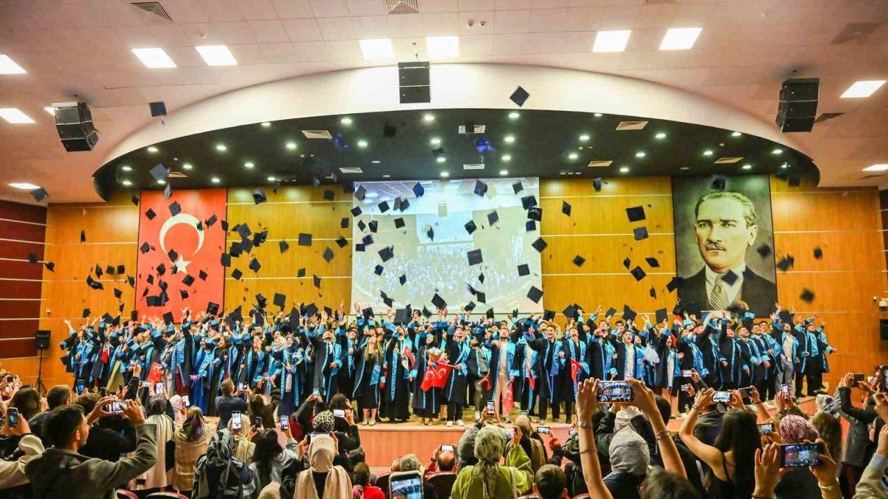 KMÜ’de mezuniyet heyecanı başladı